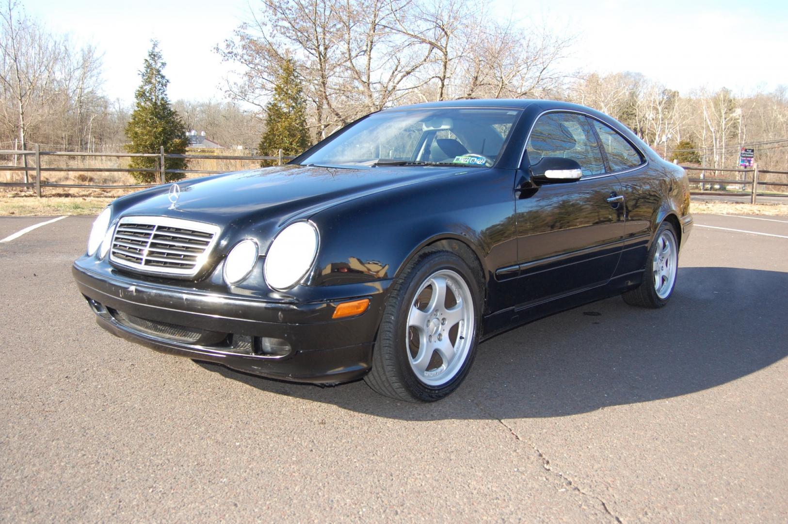 2000 Black /Black Mercedes-Benz CLK-Class (WDBLJ65G3YF) with an 3.2 Liter engine, Automatic transmission, located at 6528 Lower York Road, New Hope, PA, 18938, (215) 862-9555, 40.358707, -74.977882 - Here is a good looking, good running 2000 Mercedes Benz CLK 320 Coupe. 3.2 Liter V6 engine, auto trans, keyless entry, power moonroof, windows, mirrors, central locking system, rear sun shade, dual power seats in leather, AM/FM/6 disc CD in trunk, alloy wheels, 4 good tires . Only 90k original mi - Photo#0